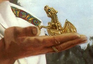 Новорожденная золотая Гралл на руке у Ф'нора